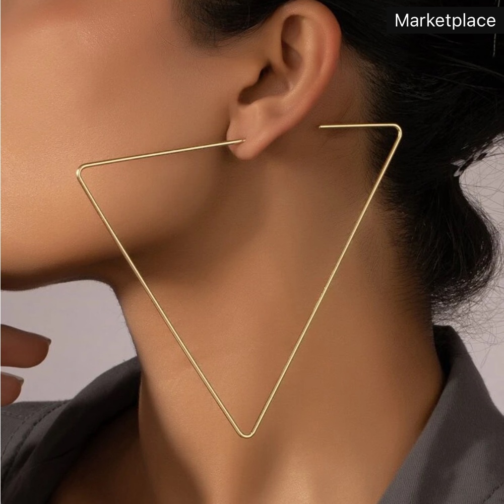 Triangle Goldtone Hoop Earrings NEW NEVER WORN - Picture 2 of 6